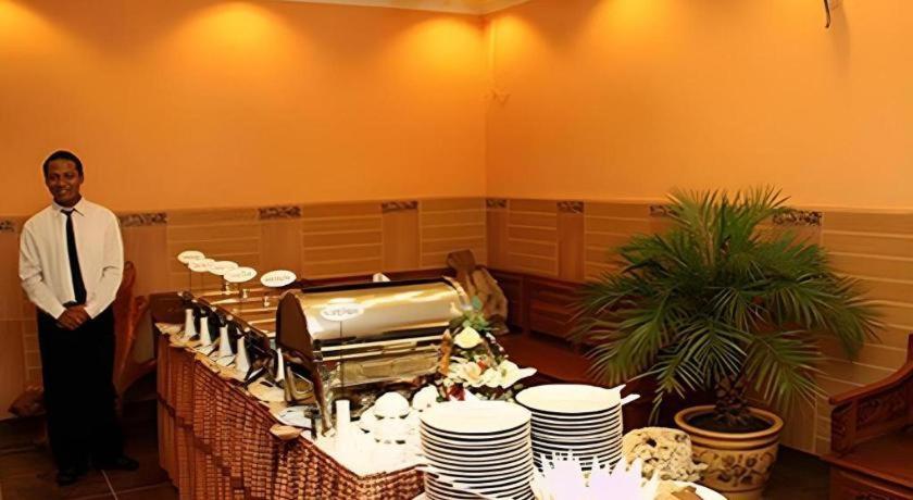 Patria Palace Hotel Blitar Exterior photo