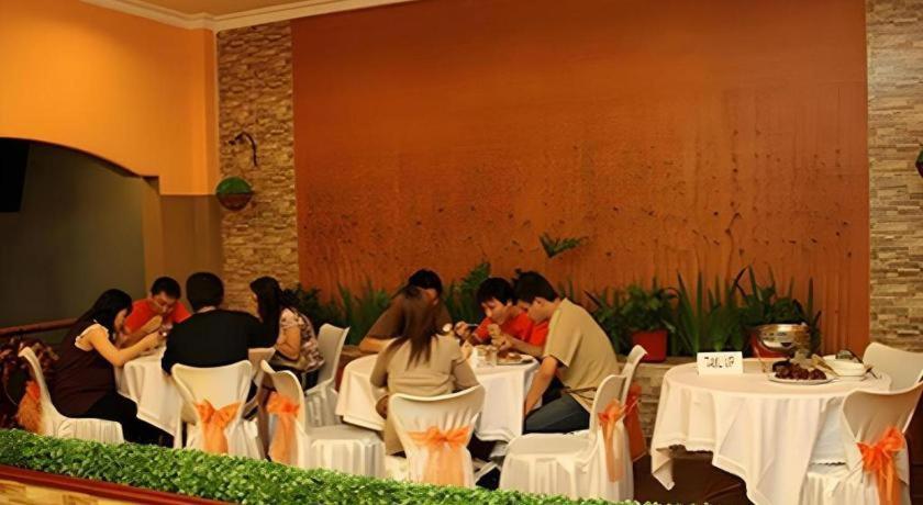 Patria Palace Hotel Blitar Exterior photo